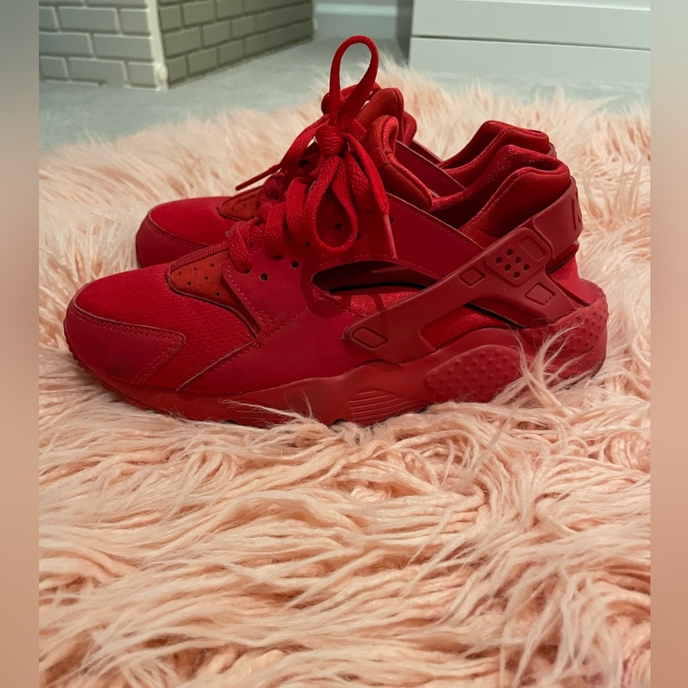 Red Nike hurrache